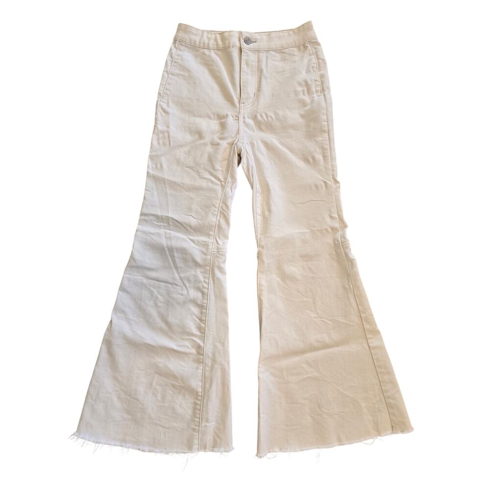 We The Free White High Rise Flare Jeans Sz 26 Distressed Raw Hem